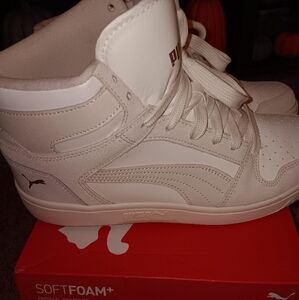 High Top white Puma Sneakers, Women's Size 10m